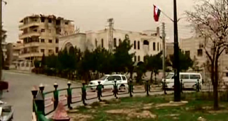 Syria forces raise national flag in Yabroud1