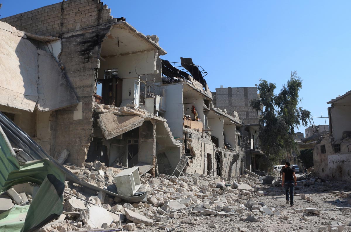 Barrel bomb attacks kill 6 Syrians in Aleppo