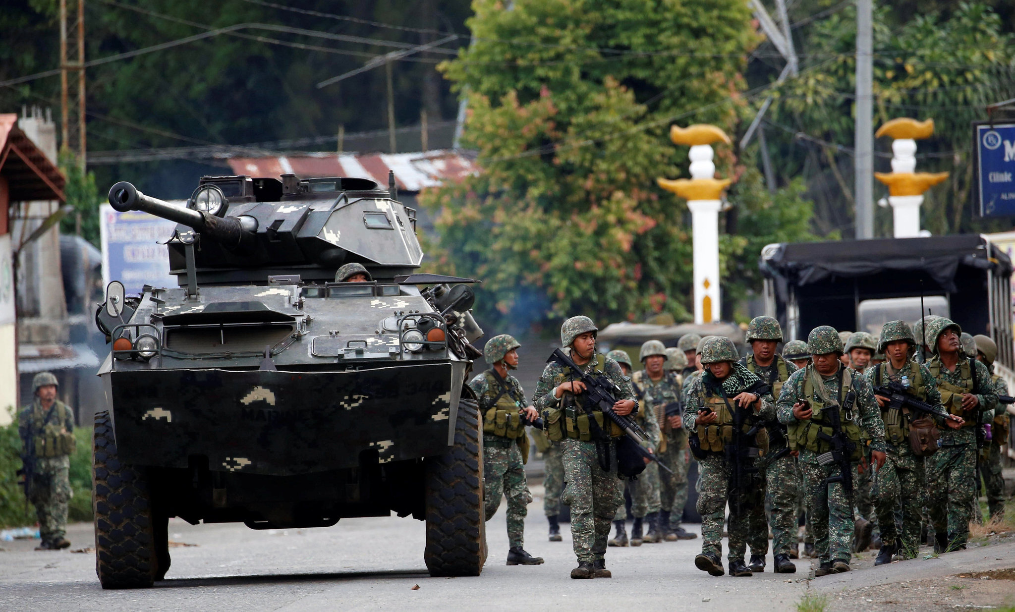 philippine-military-recovers-16-bodies-in-city-besieged-by-isis-linked-militants