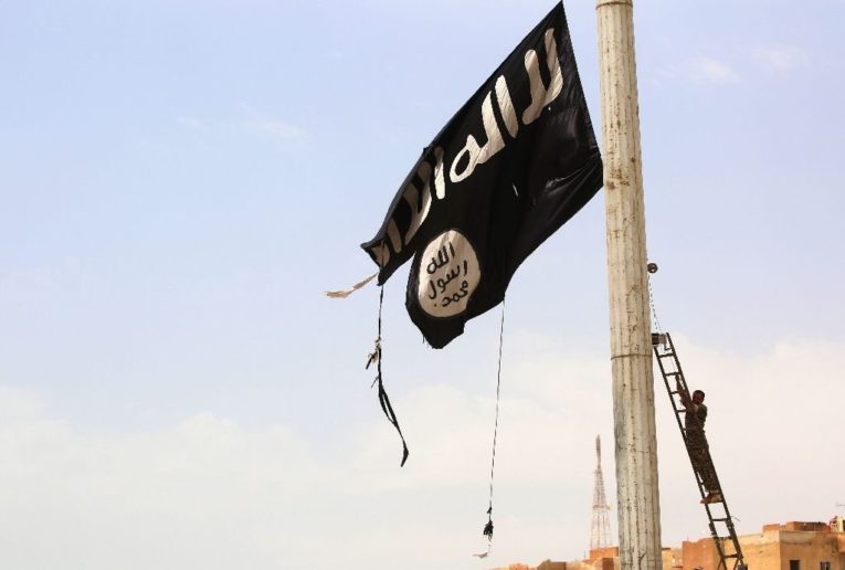 ISIS-flag-removed-from-Tabqa-city-765x516