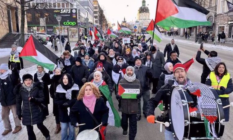 Stockholm Demonstrators Denounce Israeli Strikes on Gaza in Defiance of Ceasefire