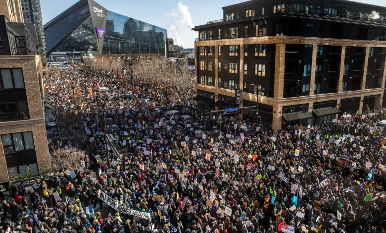 Demonstrators Flood Minneapolis Streets as Businesses Close to Protest ICE