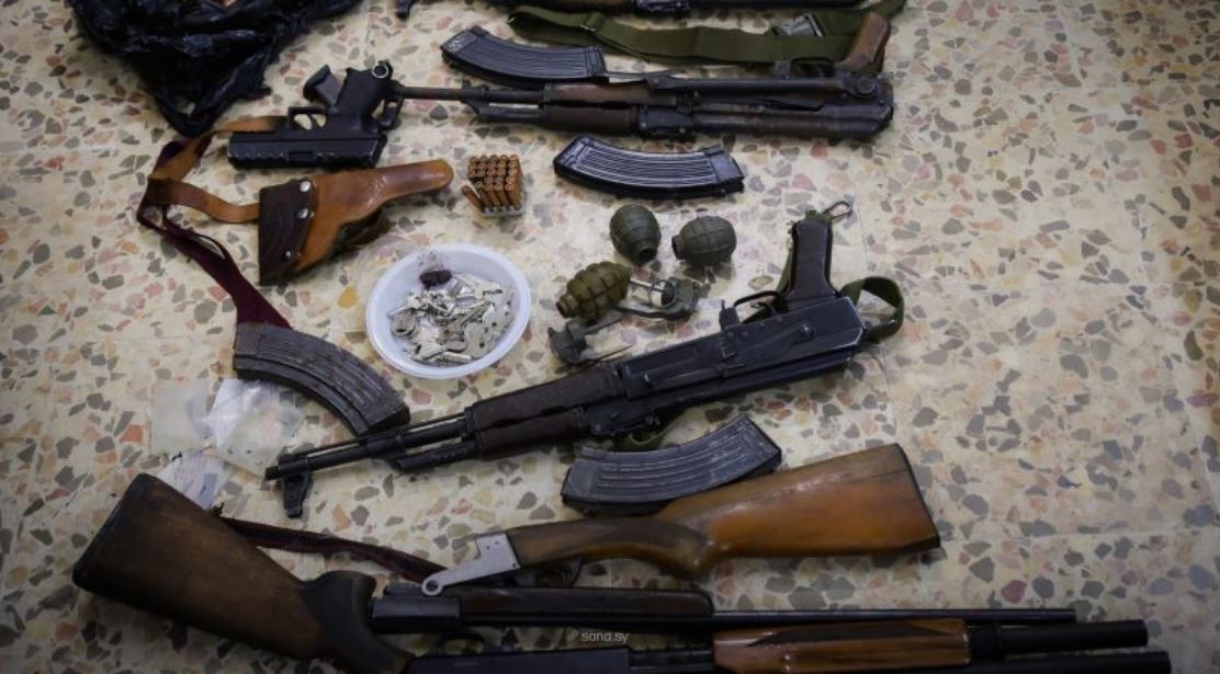 Internal security arrests robbery gang in Masyaf, seizes weapons and stolen goods