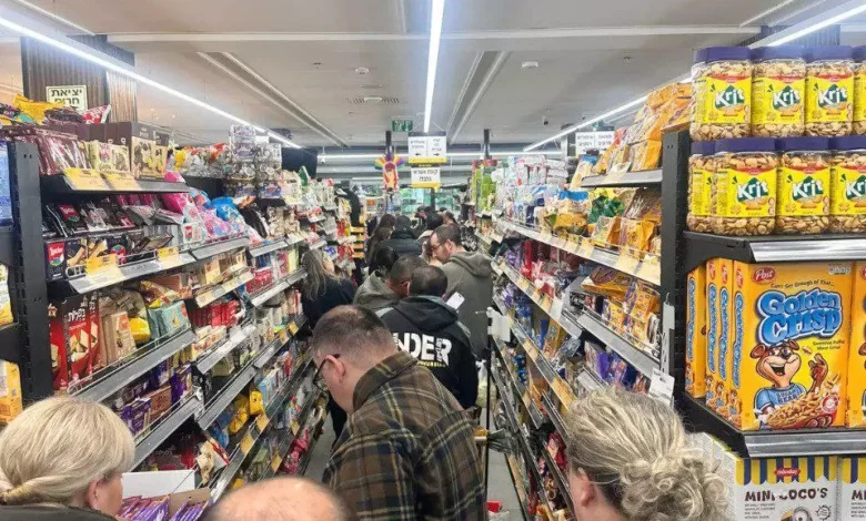 Massive looting of food products in Zionist Israel