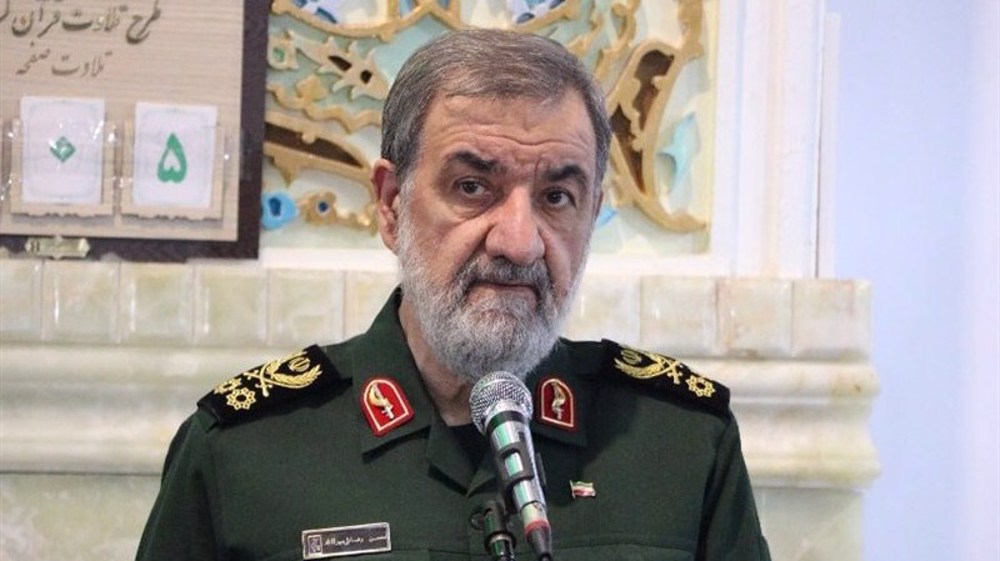 Iranian launchers ready to sink all US warships: Leader's advisor