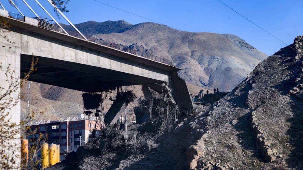 'Daesh-style war crime': Destroying bridges does not make aggressors great, Tehran says