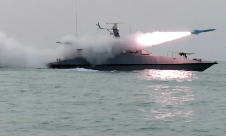 Iranian Naval Forces Thwart US Destroyers in Strategic Strait of Hormuz Encounter