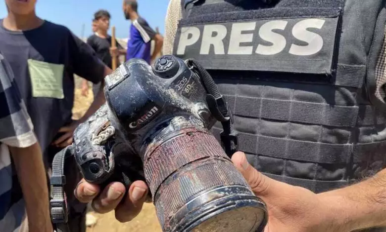 Gaza Journalists Reveals Mistreatment and Interrogations During ‘israeli’ Detention