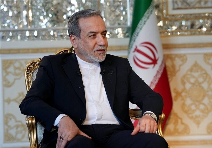 Iran FM warns US against bigger miscalculations over Hormuz