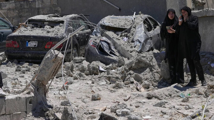 Israeli regime bombs 3 towns in southern Lebanon