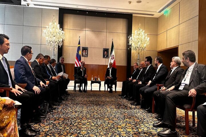 US seeks to turn brotherly Muslim nations against each other