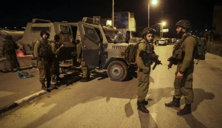 Terrorist ‘israeli’ Forces Raid Homes, Abduct Palestinians in West Bank
