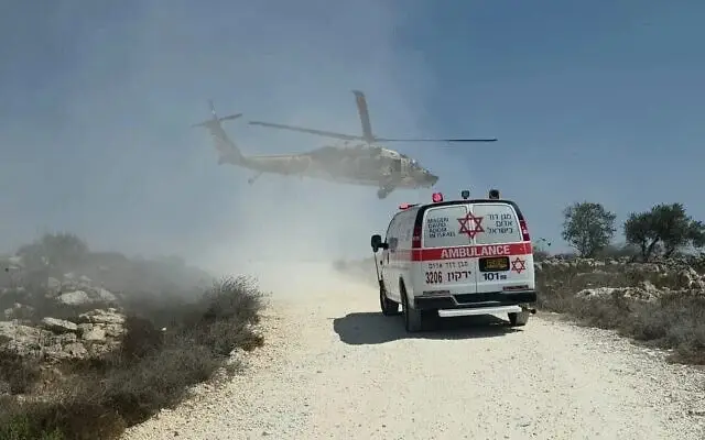 Zionist Settler Injured in West Bank Stabbing Attack