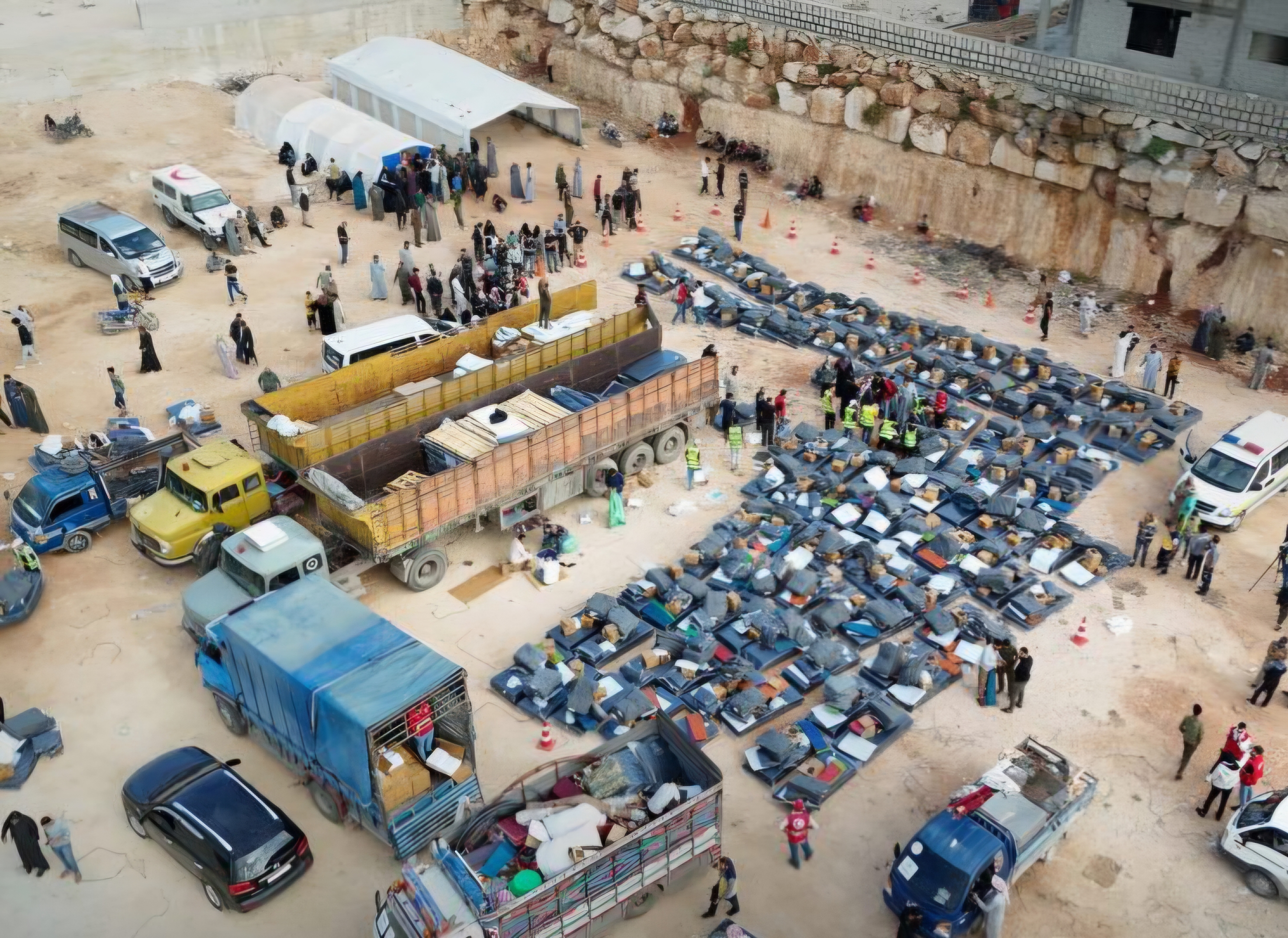 212 families leave northern Syria camps in voluntary return convoy