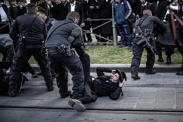 Collapse and outbreak of civil war waiting for Israeli regime
