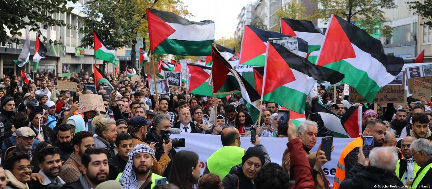 Thousands take to the streets of Berlin, waving Palestinian flags and raising their voices in solidarity with Gaza. 🇵🇸
